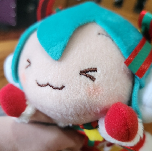 2019 Christmas Laying Miku Hatsune Vocaloid Plush Keychain - Picture 12 of 12